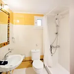 Almondtree House - Private Parking * Exanthia