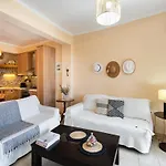 Almondtree House - Private Parking Exanthia