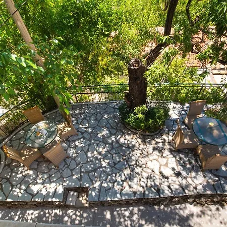 Almondtree House - Private Parking بيت للعطل *