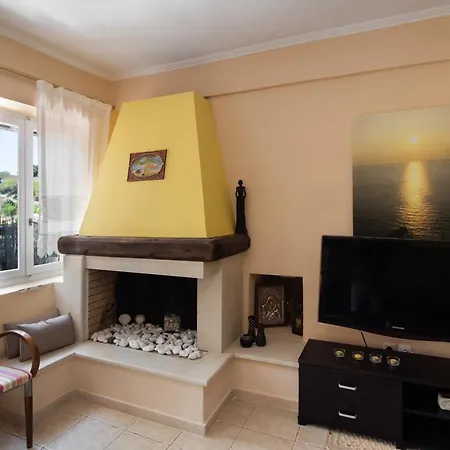 بيت للعطل Almondtree House - Private Parking Exanthia