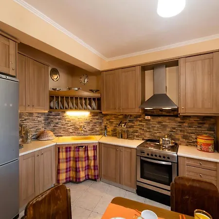 Almondtree House - Private Parking Casa vacanze