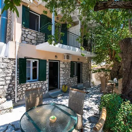 Casa vacanze Almondtree House - Private Parking Exanthia