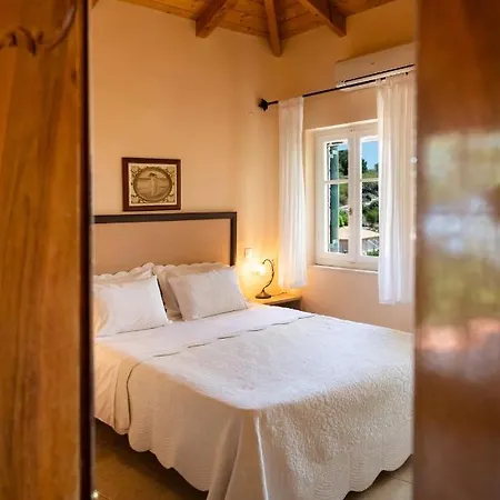 Almondtree House - Private Parking * Exanthia