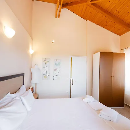 Almondtree House - Private Parking