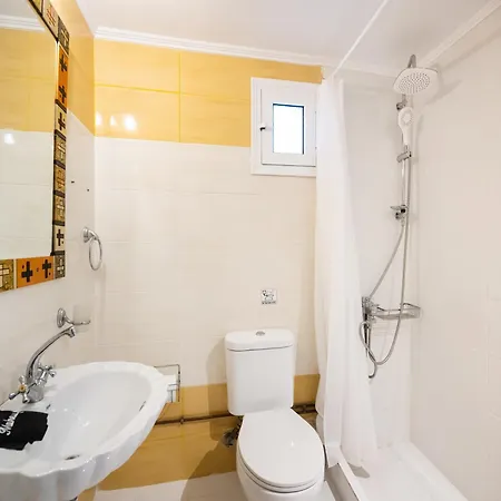 Almondtree House - Private Parking بيت للعطل