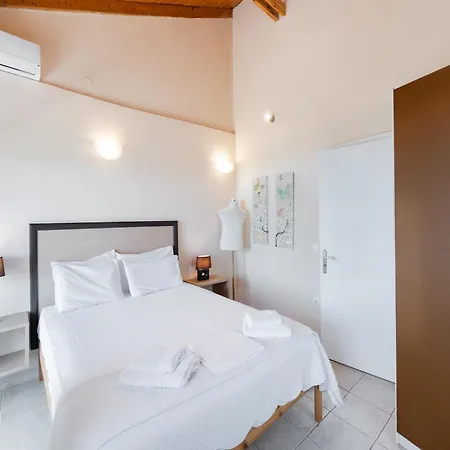 بيت للعطل Almondtree House - Private Parking *