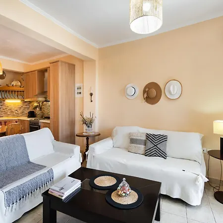 Almondtree House - Private Parking Exanthia