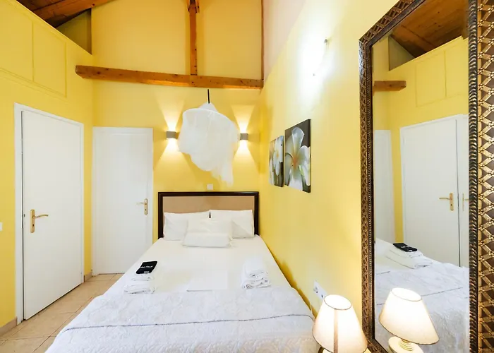 펜션 Almondtree House - Private Parking