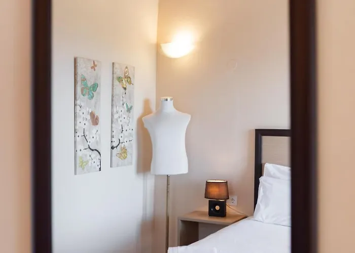 Almondtree House - Private Parking * Exanthia