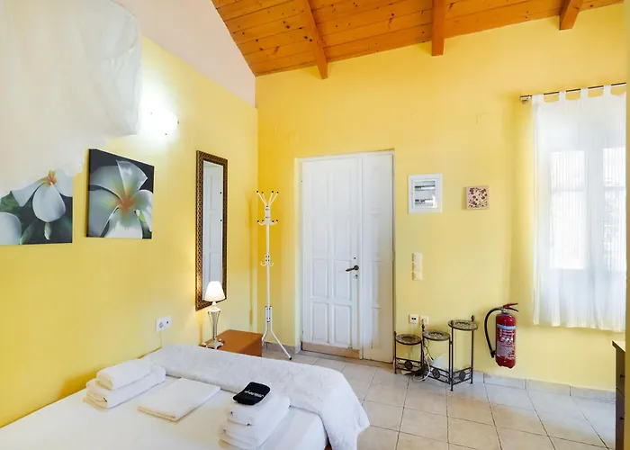 Almondtree House - Private Parking * Exanthia