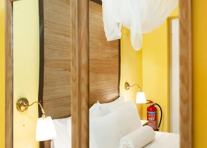 Almondtree House - Private Parking * Exanthia